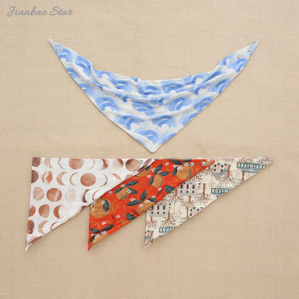 Factory Direct 100% Cotton Toddler Baby Bibs Cute Customize Hot Selling Easy Clean Cute Apron Triangular Baby Bibs