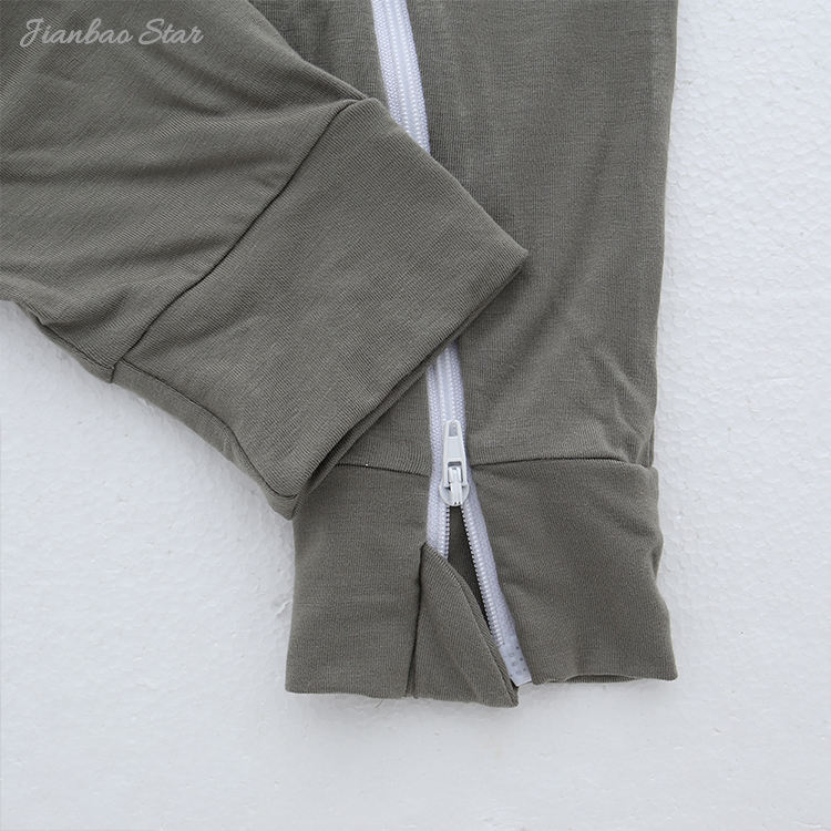 New Arrivals High Quality Top Sale Unisex Long Sleeves Two-way Open Zipper Baby Romper with Hood at The Back